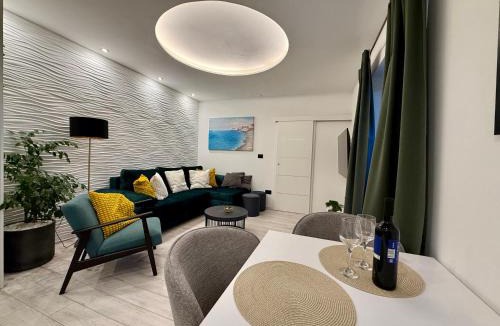 Zupa dubrovacka Apartment | Holiday Apartment Lira jacuzzi - sea view- terrace