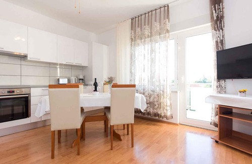 Malinska Apartment | Holiday apartment mit Balkon