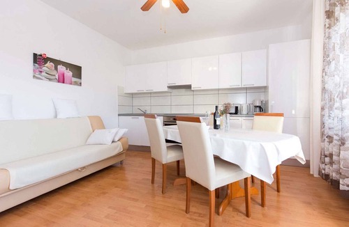 Malinska Apartment | Holiday apartment mit Balkon
