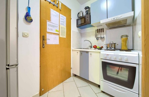 Vrbnik Apartment | Holiday apartment near the beach and with air conditioning
