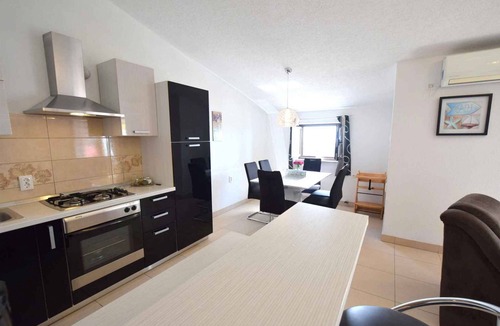 Omisalj Apartment | Holiday apartment on the 2nd floor with pool