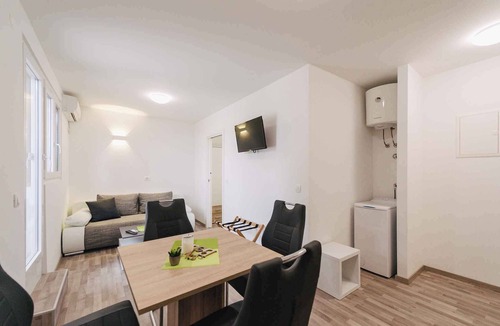 Klimno Apartment | Holiday apartment Sara with sea views and pool and large terrace