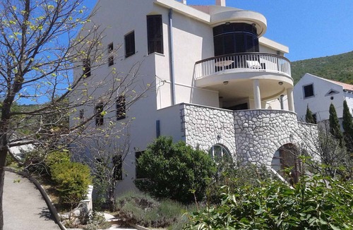 Sveti Juraj Apartment | Holiday apartment with large terrace and sea view