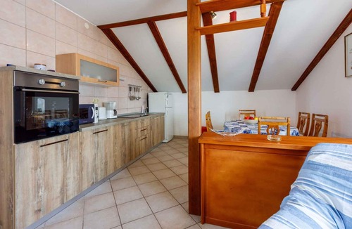 Crikvenica Apartment | Holiday apartment with air conditioning, internet and sea view
