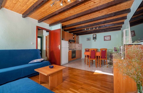 Bozava Apartment | Holiday apartment with air conditioning