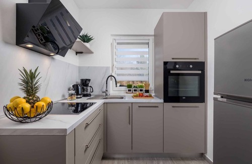 Cizici Apartment | Holiday apartment with air conditioning and washing machine