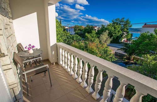 Seline Apartment | Holiday apartment with air conditioning, washing machine and balcony