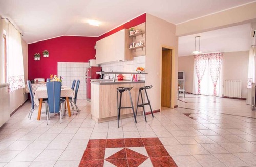 Vrbnik Apartment | Holiday apartment with air conditioning 150 m from the Adriatic Sea