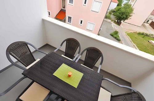 Srima Apartment | Holiday apartment with air conditioning and internet