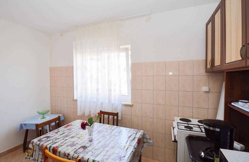 Vintijan Apartment | Holiday apartment with air conditioning and parking