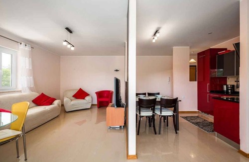 Monterol Apartment | Holiday apartment with air conditioning