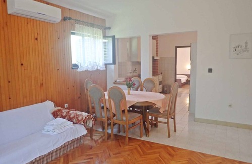 Seline Apartment | Holiday apartment with balcony