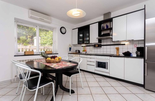 Vrbnik Apartment | Holiday apartment with beautiful balcony with sea view