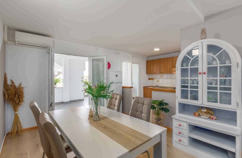 Brulo Apartment | Holiday apartment with balcony and air conditioning