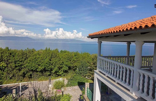 Ravni House | Holiday apartment with balcony and beautiful sea view