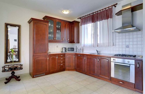 Valdebek Apartment | Holiday apartment with balcony and air conditioning