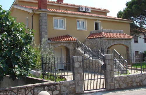 Krk Apartment | Holiday apartment with balcony