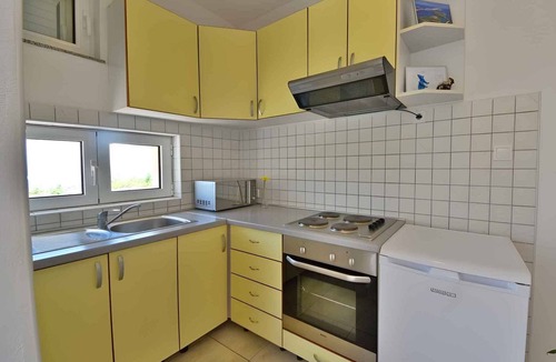 Cesarica Apartment | Holiday apartment with air conditioning, internet and TV