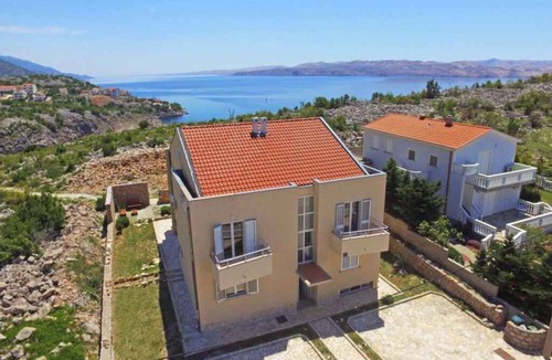 Cesarica Apartment | Holiday apartment with air conditioning, internet and TV