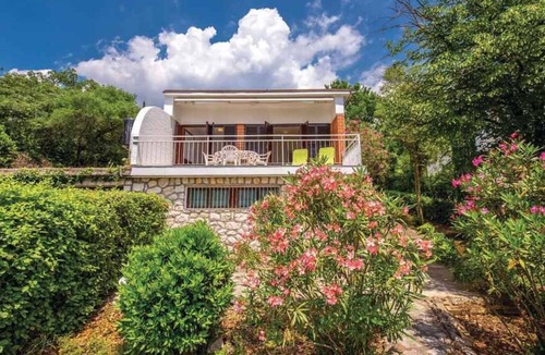 Dramalj Apartment | Holiday apartment with sea view and garden