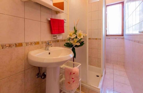 Dramalj Apartment | Holiday apartment with air conditioning and balcony