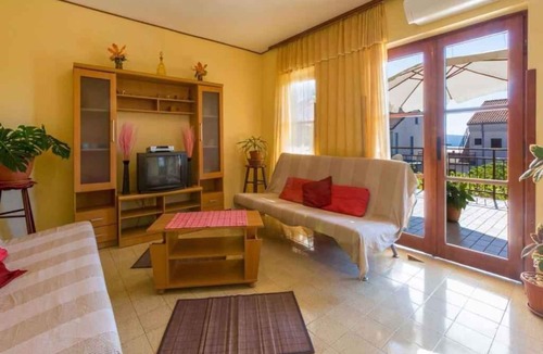 Dramalj Apartment | Holiday apartment with large balcony and air conditioning