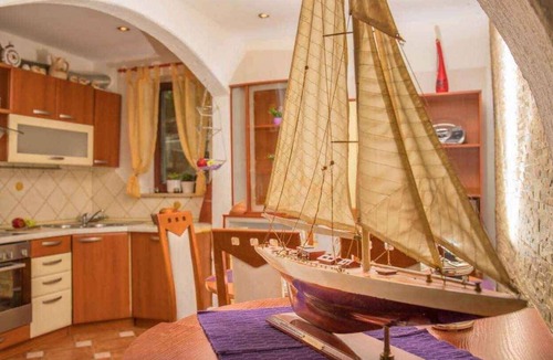 Klanfari Apartment | Holiday apartment with terrace and air conditioning