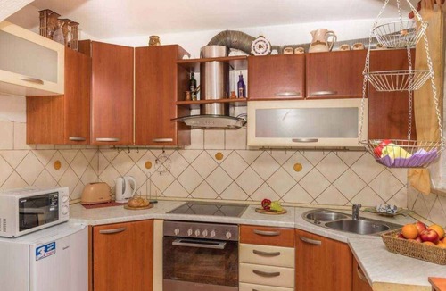 Klanfari Apartment | Holiday apartment with terrace and air conditioning