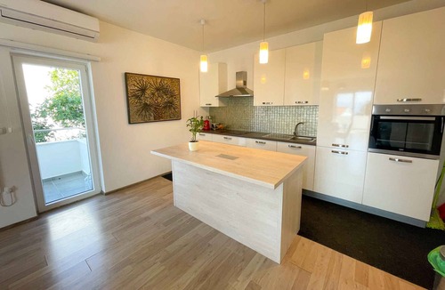 Dramalj Apartment | Holiday apartment with air conditioning and outdoor pool