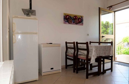Krizine Apartment | Holiday apartment with air conditioning and sea view