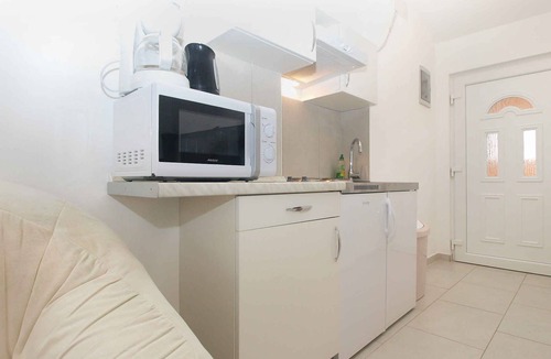 Pomer Apartment | Holiday apartment with air conditioning