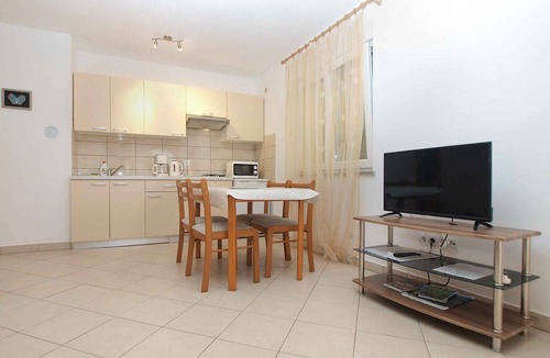 Pomer Apartment | Holiday apartment with air conditioning