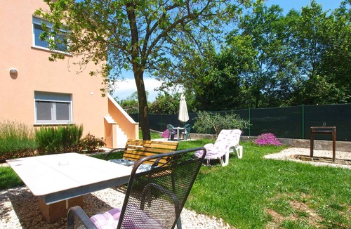 Pomer Apartment | Holiday apartment with air conditioning