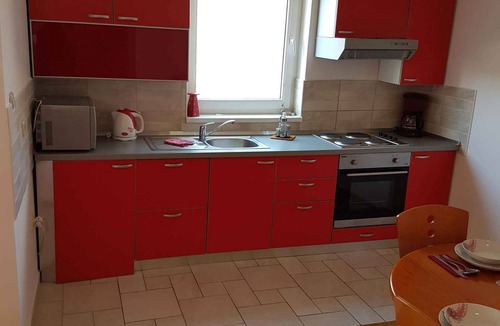 Malinska Apartment | Holiday apartment with air conditioning, satellite TV and Internet access