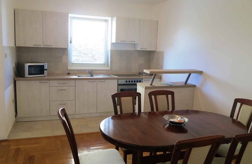 Malinska Apartment | Holiday apartment with internet and balcony