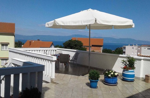Malinska-Dubasnica Apartment | Holiday apartment with air conditioning and Internet access