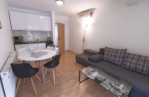 Njivice Apartment | Holiday apartment with air conditioning