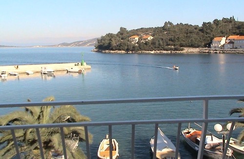 Racisce Apartment | Holiday apartment with water view