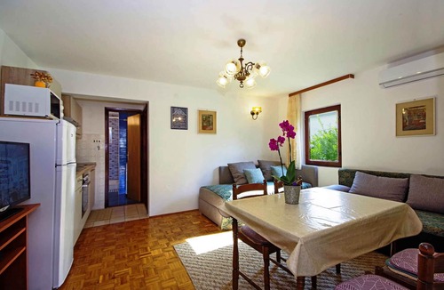 Nin Apartment | Holiday apartment with terrace and air conditioning
