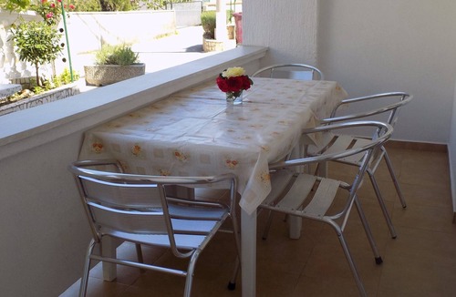 Lopar Apartment | Holiday apartment with internet access, 50 meters from the beach