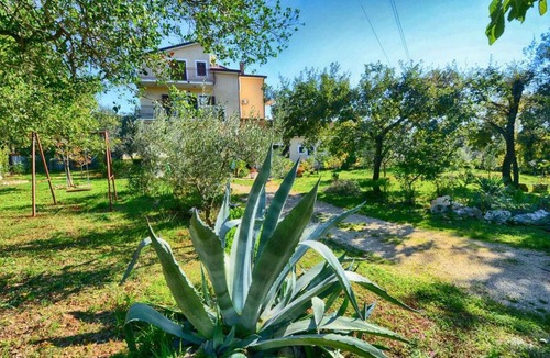 Valica Apartment | Holiday apartment with pool, two bedrooms, courtyard, barbecue