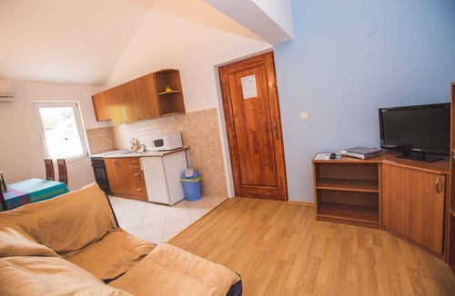 Palit Apartment | Holiday apartment with pool and a view of the old town