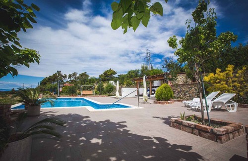 Palit Apartment | Holiday apartment with pool and a view of the old town