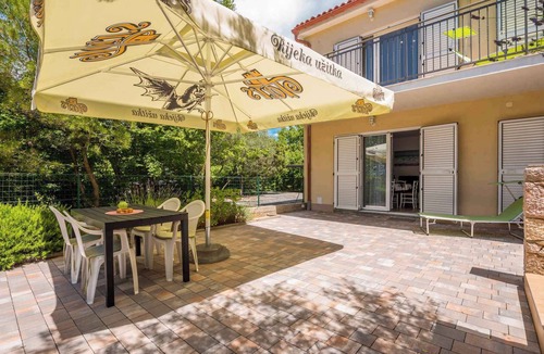 Soline Apartment | Holiday apartment With sea views and air conditioning