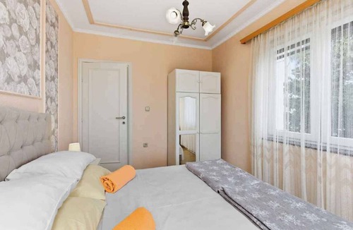 Tkon Apartment | Holiday apartment with sea view right on the beach