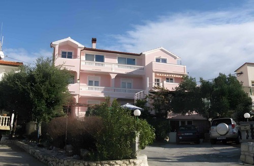 Banjol Apartment | Holiday apartment with terrace and sea view