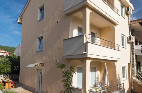 Punat Apartment | Holiday apartment with terrace and air conditioning