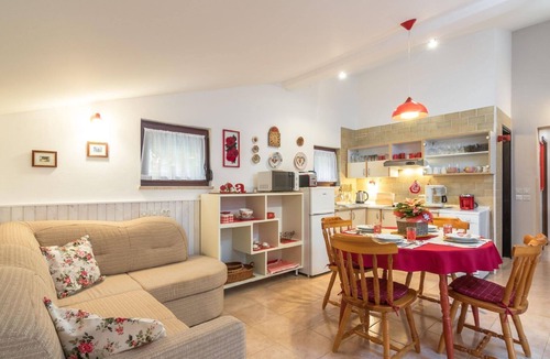 Fuskulin House | Holiday flat Natalia 2 with shared pool