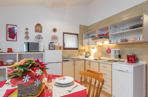 Fuskulin House | Holiday flat Natalia 2 with shared pool