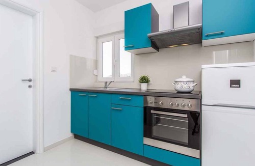 Baska Apartment | Holiday flat with air conditioning and balcony